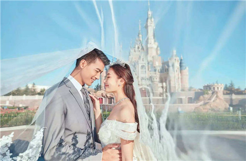 上海拍婚纱照价格表_上海公园新娘拍婚纱照(2)