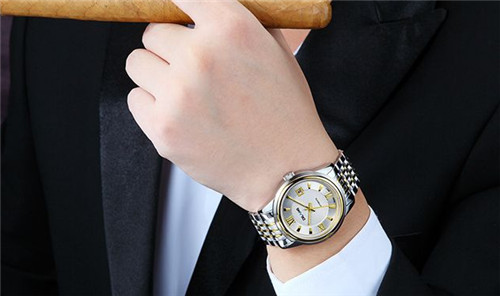 男人戴手表有什么意义 男生哪只手带手表好