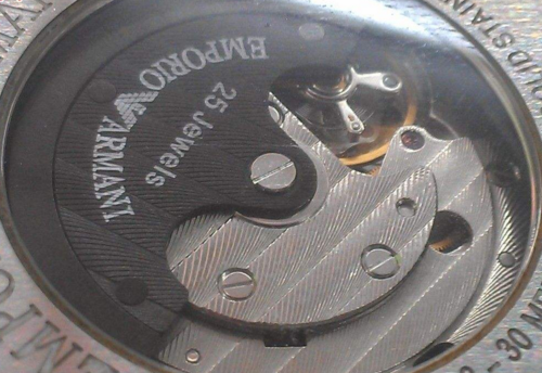 阿玛尼手表正品价格 如何判断买的阿玛尼手表