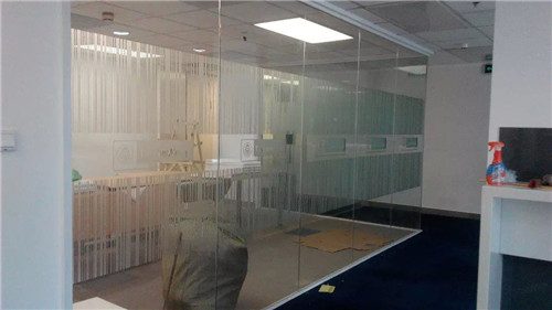 办公室玻璃贴膜价格 玻璃贴膜的方法推荐