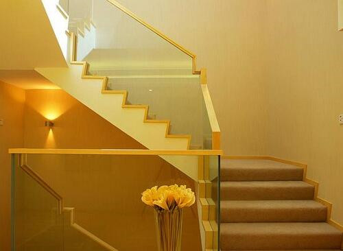 楼梯玻璃扶手怎么安装   楼梯玻璃扶手的安装技巧
