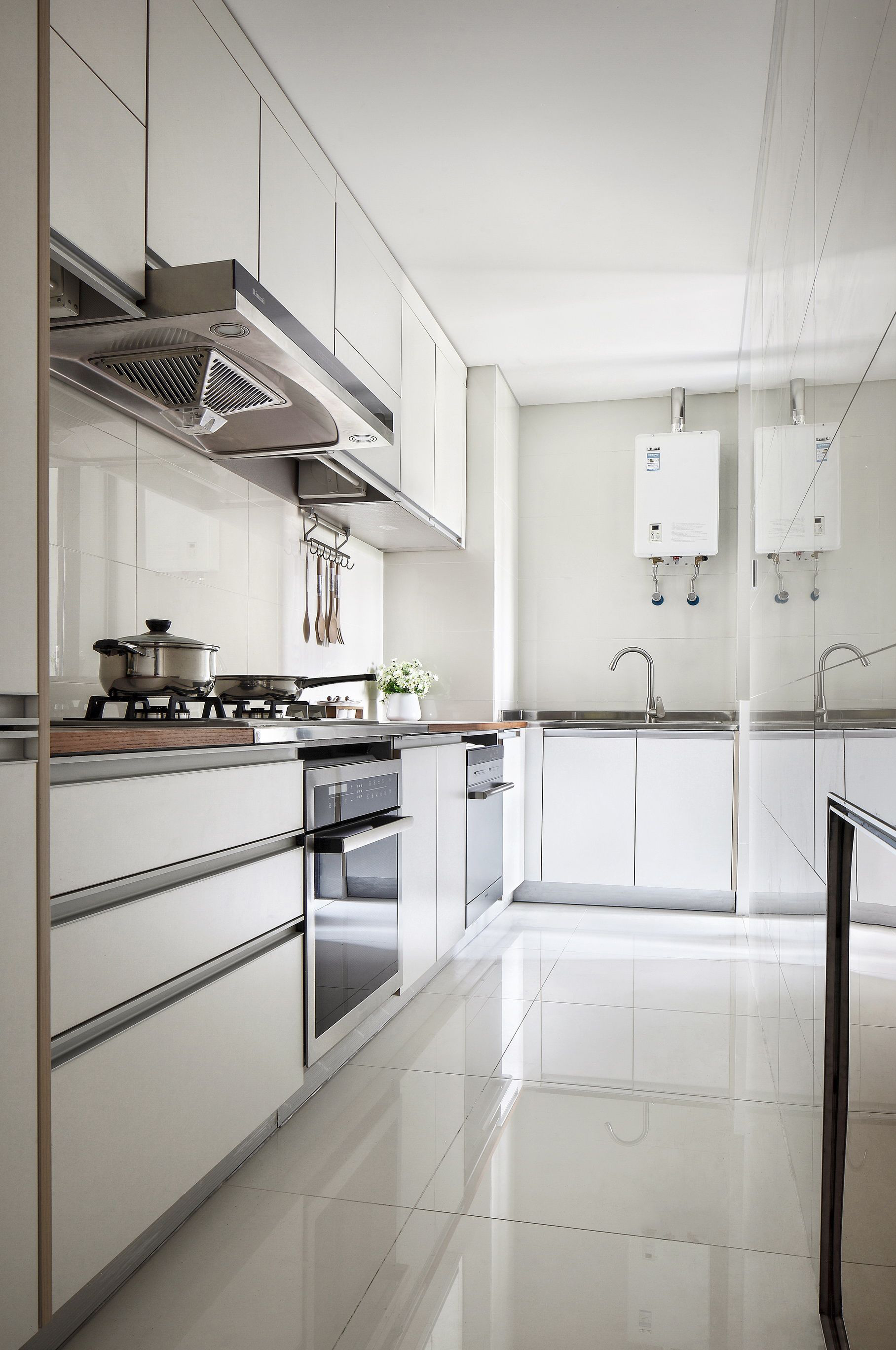 现代风格二居室装修厨房效果图