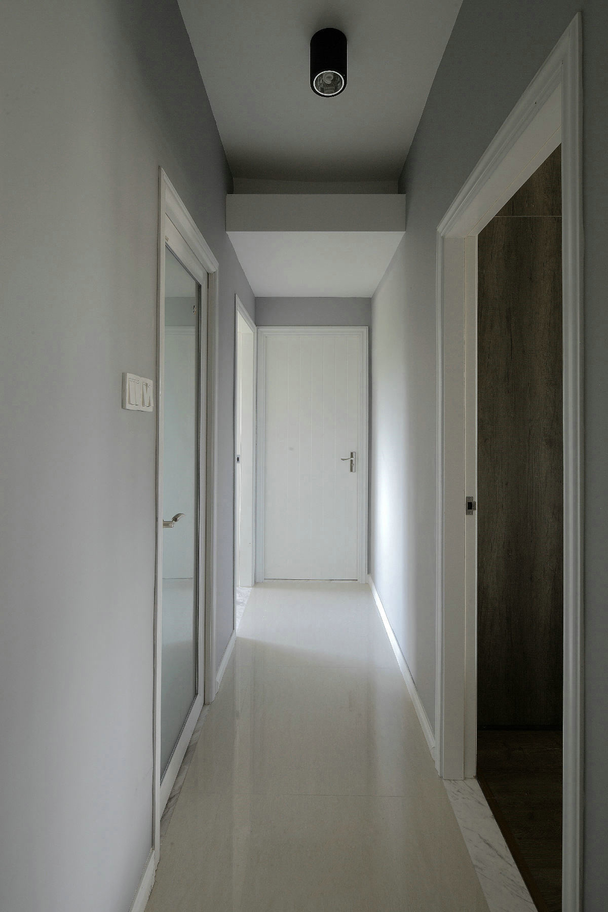 现代风三居之家走廊图片