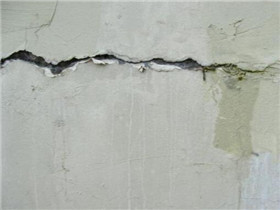 墙体有裂缝怎么办 墙体出现裂缝的原因分析