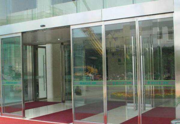 【木易空间装饰】对开玻璃门选购技巧 对开玻璃门保养方法