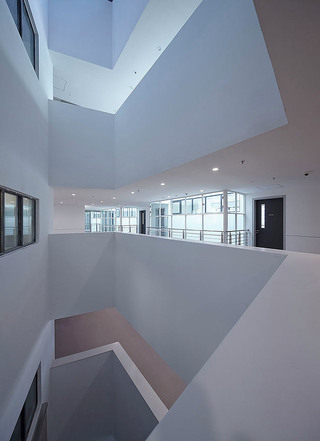 学校教学楼楼梯空间设计