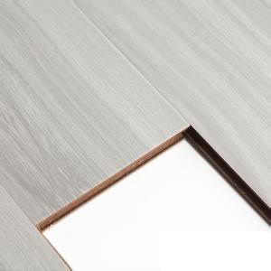 地板使用瓷砖好还是木地板好？