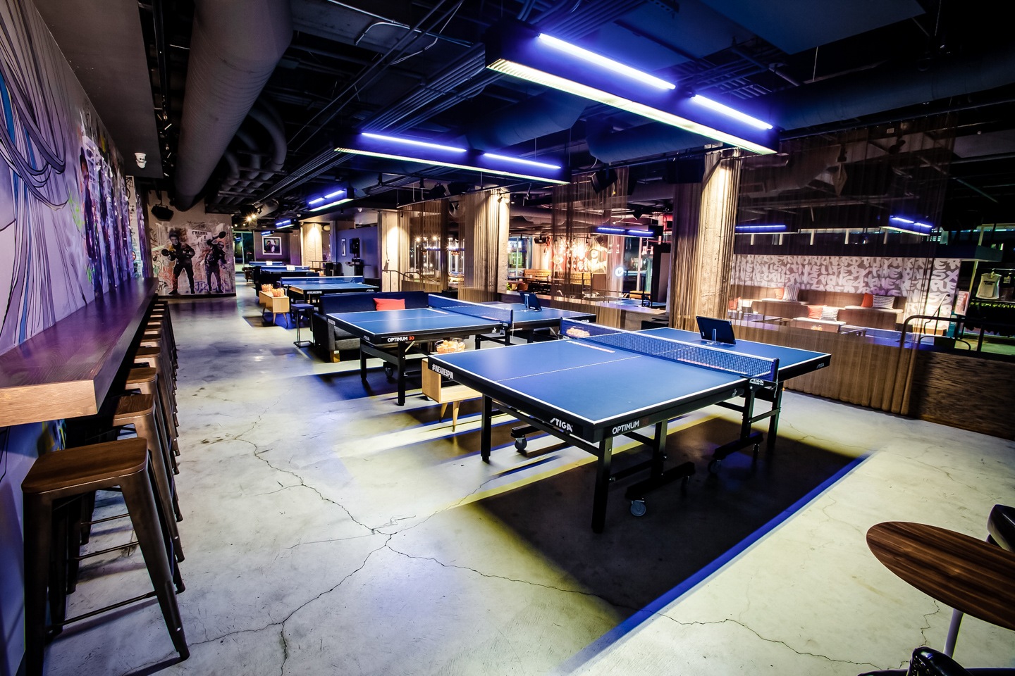 复古风乒乓球馆装修效果图