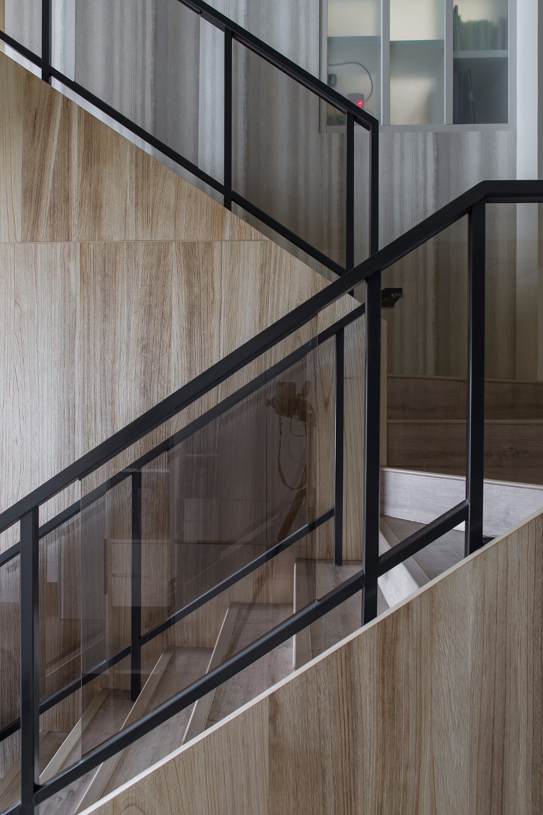 现代风格别墅楼梯装修设计效果图