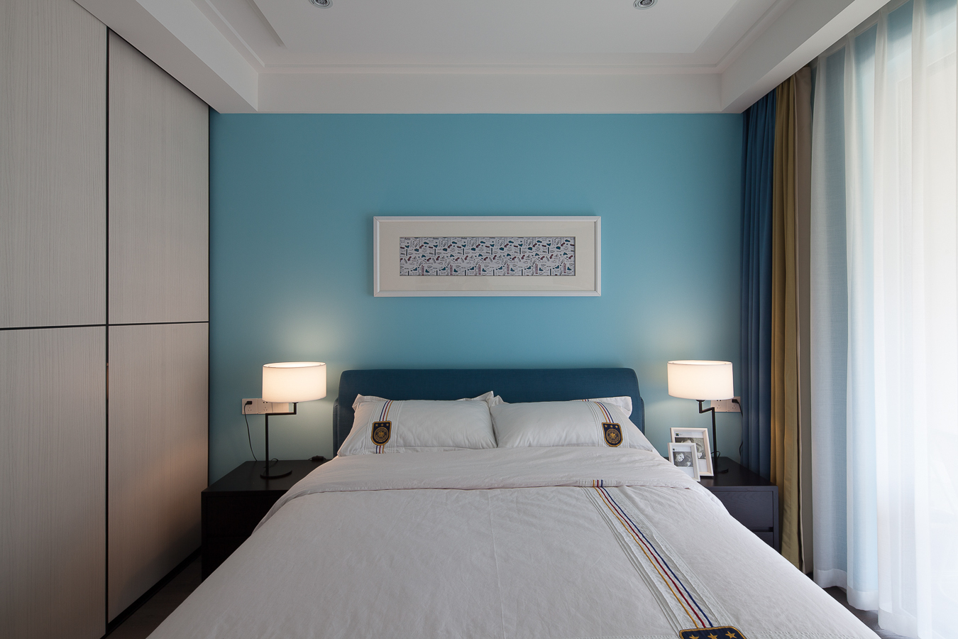 140平米以上装修,三居室装修,15-20万装修,现代简约风格,蓝色,卧室背景墙