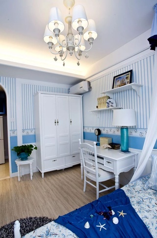 三居室地中海风格装修衣柜书桌设计