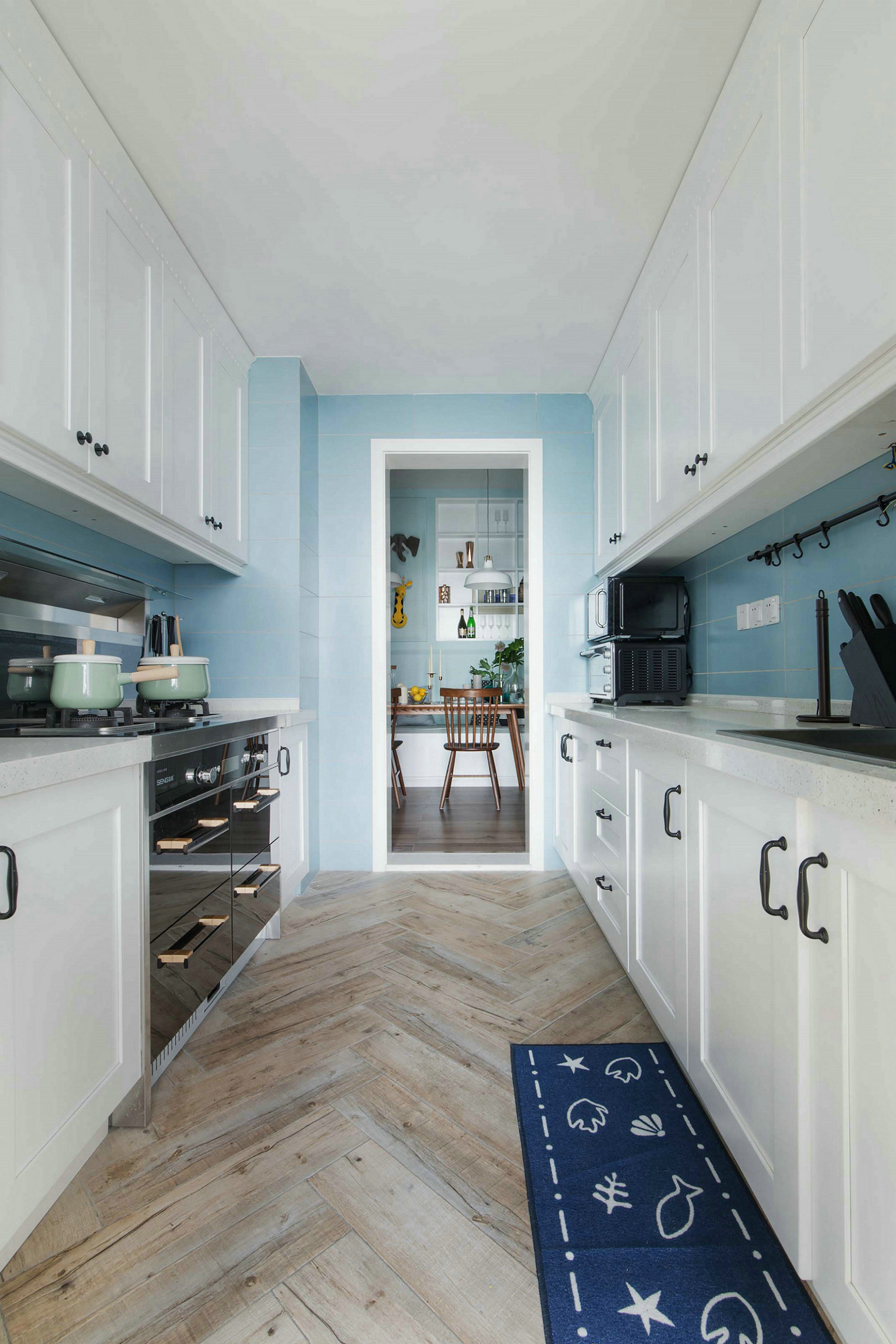 蓝色北欧风格三居厨房装修效果图
