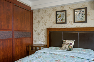 三居室美式风格卧室装修搭配图