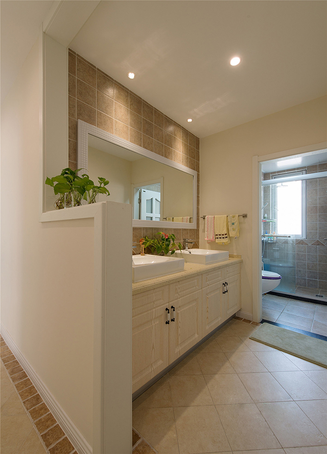 123平美式风格卫生间装修效果图