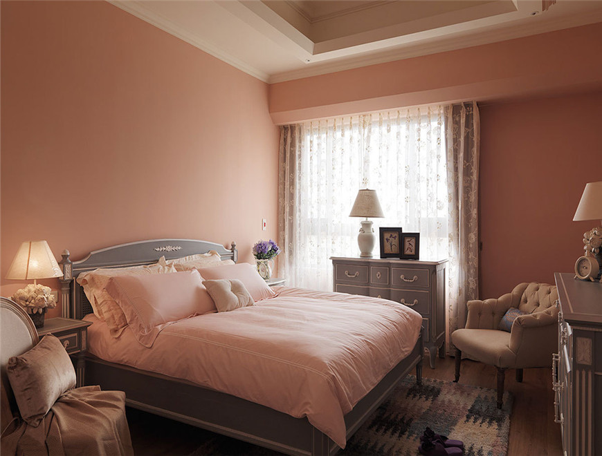 130平米装修,三居室装修,10-15万装修,美式风格,卧室背景墙,粉色