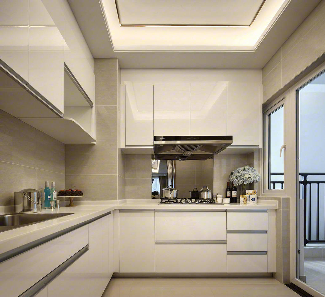 三居室现代简约样板间厨房装修效果图