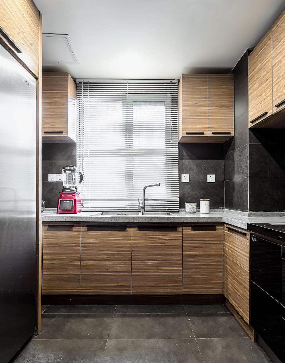 140平米现代三居室厨房装修效果图