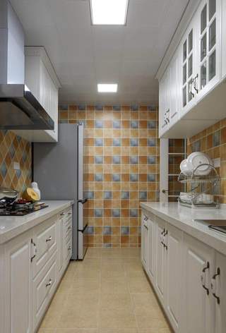 120平美式风格厨房装修设计图