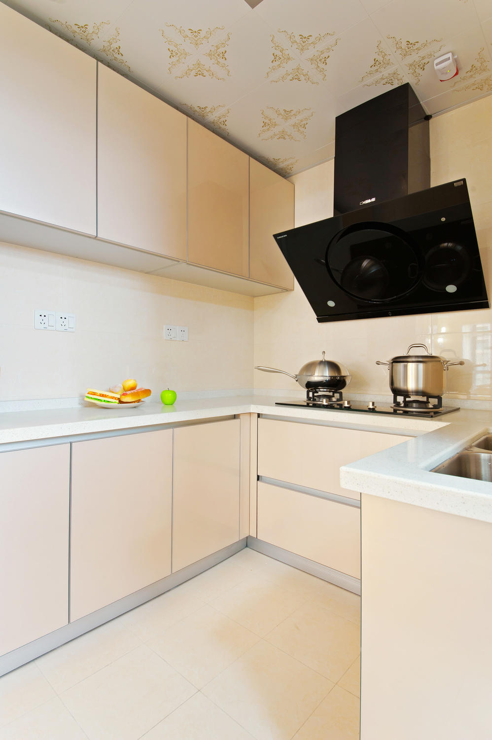 80平现代两居室厨房装修效果图