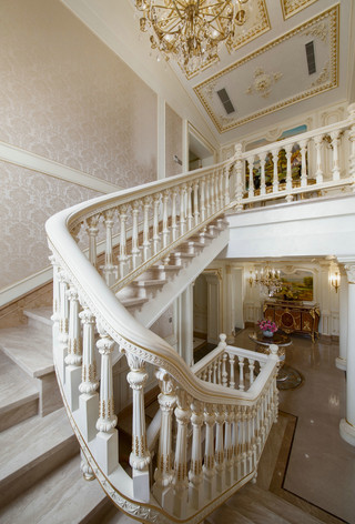 法式豪华别墅楼梯装修效果图