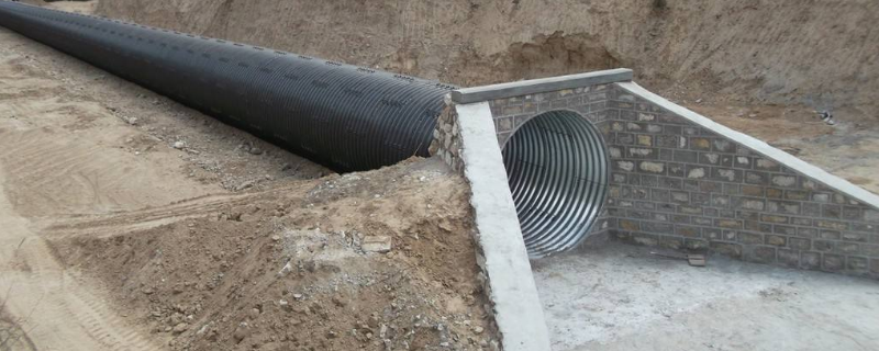 安装管,涵身防水层和沉降缝施工,涵背回填,附属工程(涵洞出水口)施工