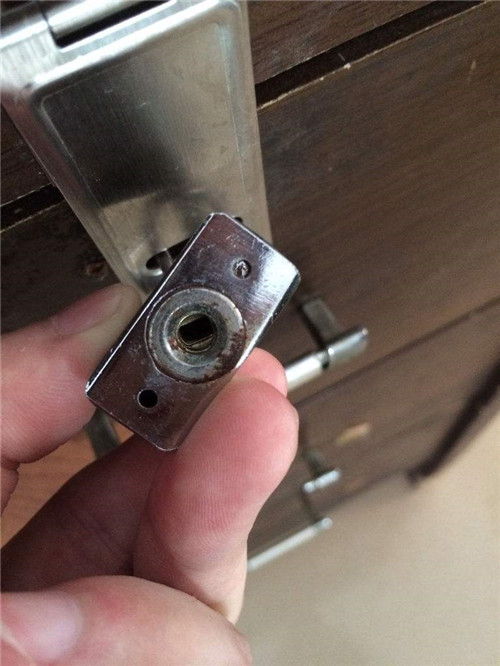 抽屉锁钥匙丢了怎么开