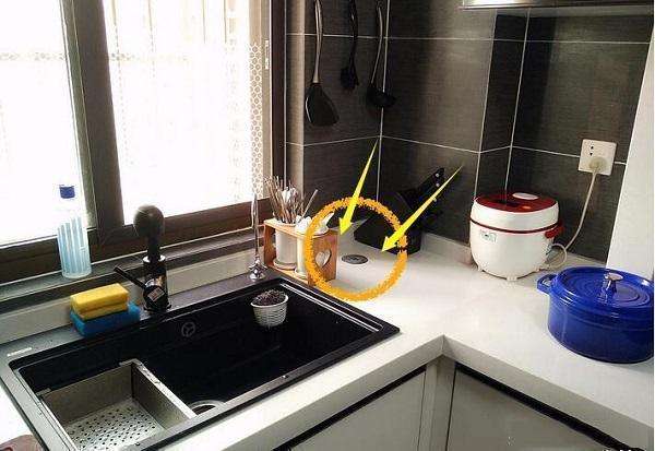 [上海轶乐装饰]厨房插座一般布置多少个 插座不够用怎么办