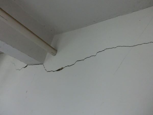 楼板裂缝为什么属于正常现象