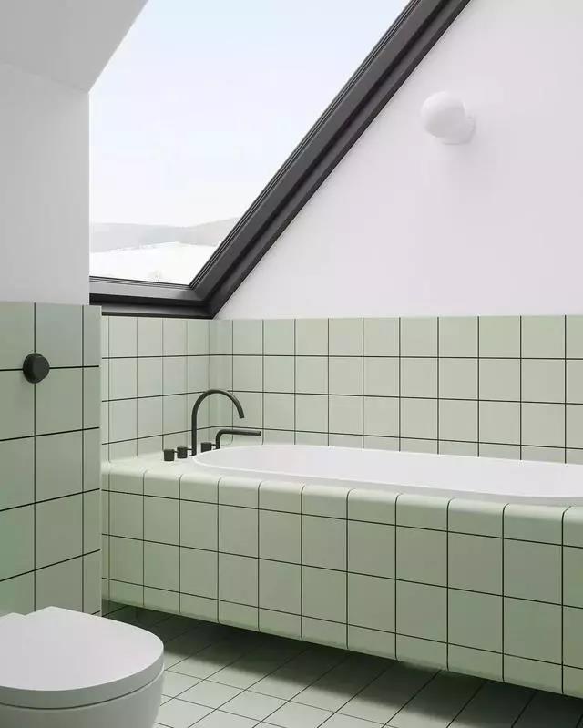 卫生间浴缸.jpg