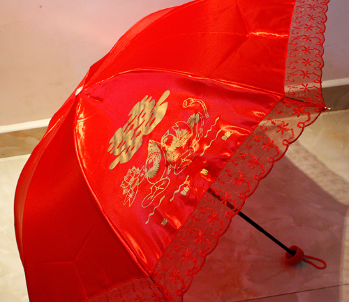 结婚打红伞图片